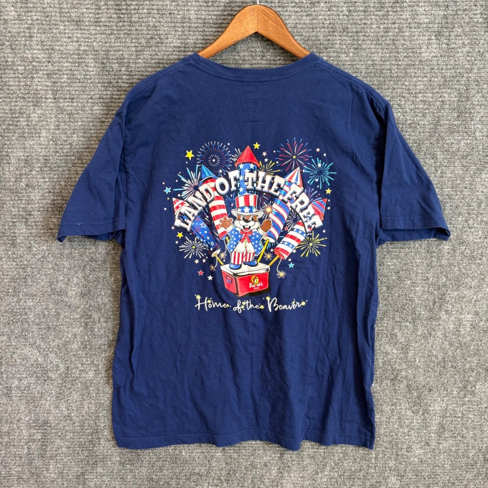 Buc-ees Mens XL T-Shirt Navy Blue Patriotic Land of the Free Home of the Beaver - Picture 2 of 3